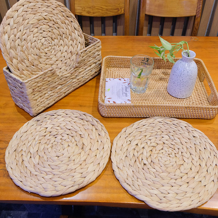 Hand-Braided Woven Placemats for Dining Table - Set of 6 Rustic Round Kitchen Placemats with Decorative Holder