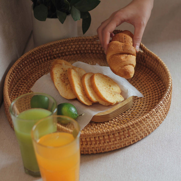 RUSHNKUR Round Wicker Serving Tray with Handles for Coffee Table - Set of 2